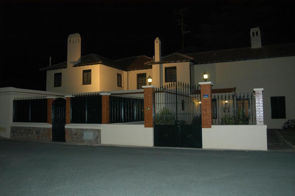 Riotinto Victorian House Minas de Ríotinto Exterior photo